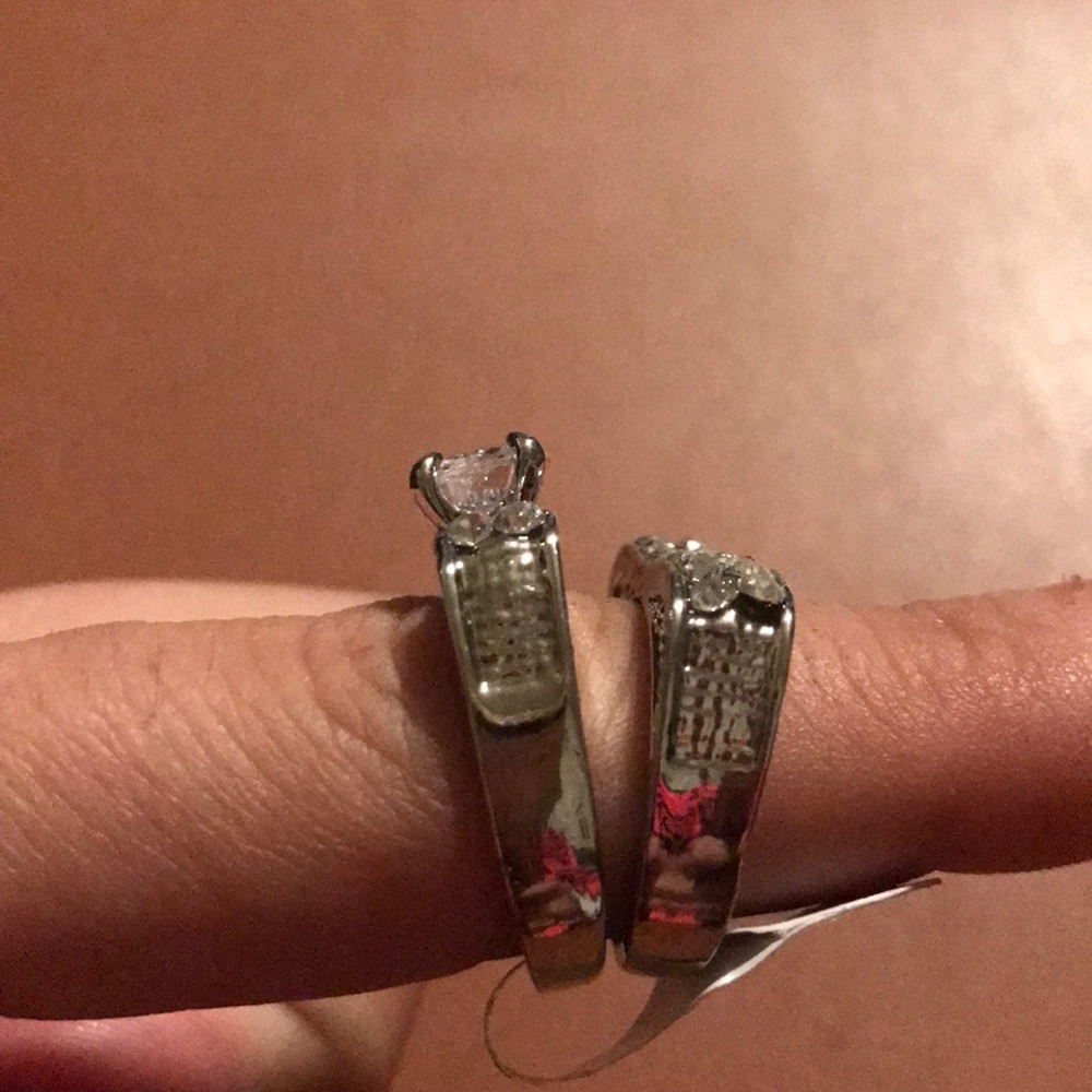 Gorgeous silver ring! - Picture 3 of 4